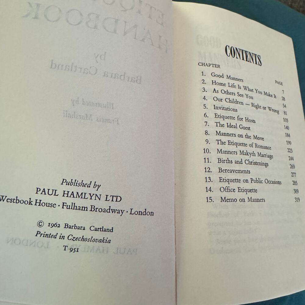 1960s Etiquette Handbook 1962 written by Barbara Cartland Hardback - Picture 2 of 7